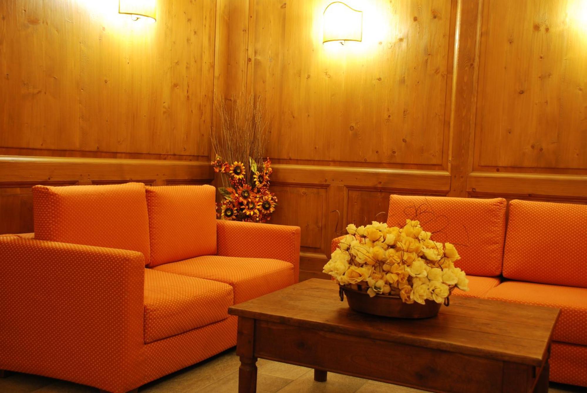 Residence Deborah Madesimo Luaran gambar